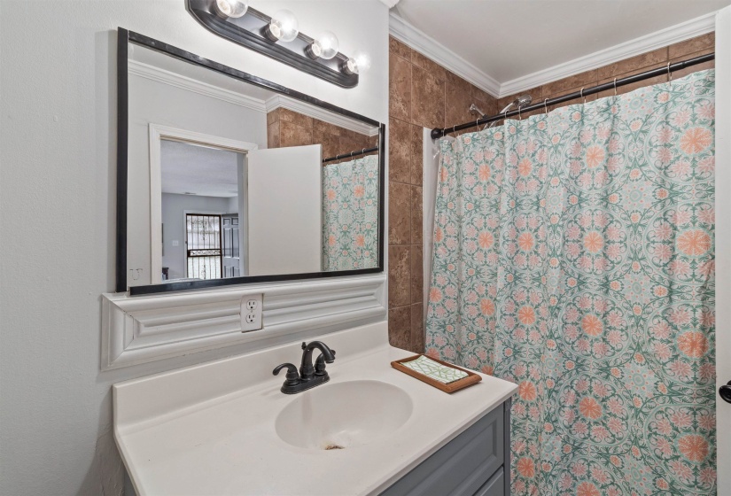 4009 WALNUT GROVE RD, Memphis, Tennessee 38117, 4 Bedrooms Bedrooms, 13 Rooms Rooms,3.1 BathroomsBathrooms,Residential,For Sale,WALNUT GROVE,10213535