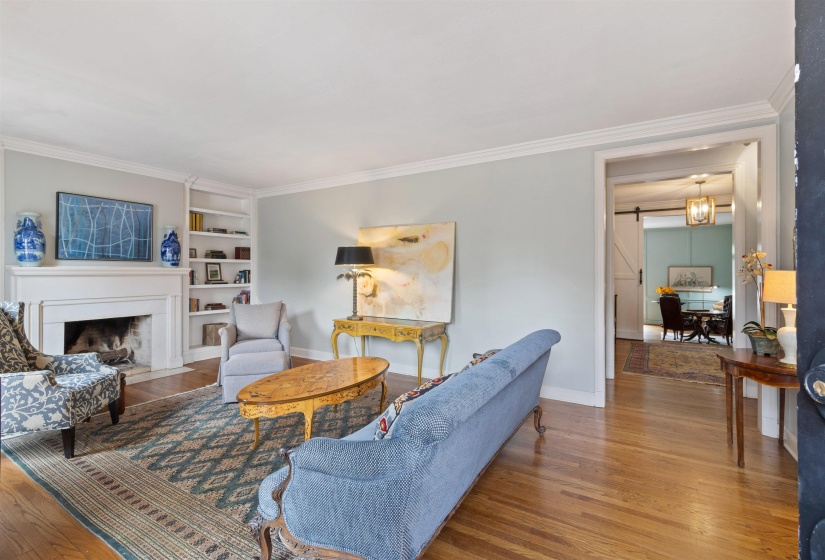 4009 WALNUT GROVE RD, Memphis, Tennessee 38117, 4 Bedrooms Bedrooms, 13 Rooms Rooms,3.1 BathroomsBathrooms,Residential,For Sale,WALNUT GROVE,10213535