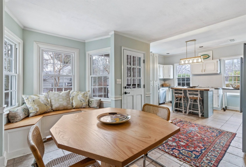 4009 WALNUT GROVE RD, Memphis, Tennessee 38117, 4 Bedrooms Bedrooms, 13 Rooms Rooms,3.1 BathroomsBathrooms,Residential,For Sale,WALNUT GROVE,10213535