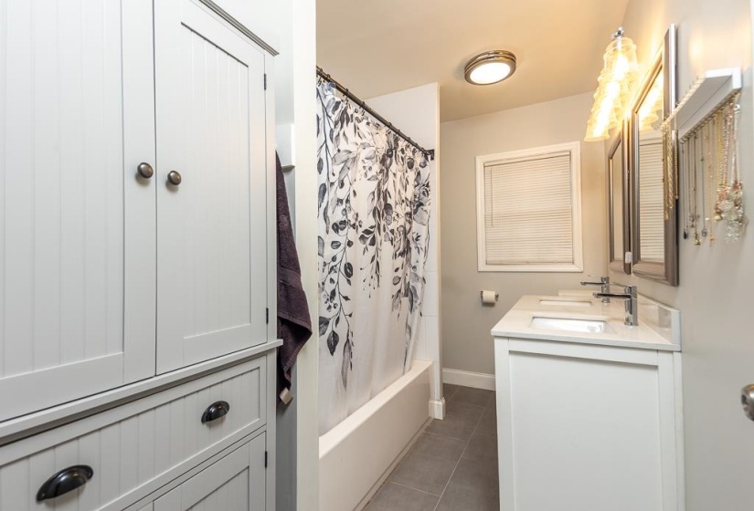 5151 TARRYTOWN DR, Memphis, Tennessee 38117, 3 Bedroom Bedrooms, 8 Room Rooms,2 BathroomBathrooms,Residential,For Sale,TARRYTOWN,0,10213981