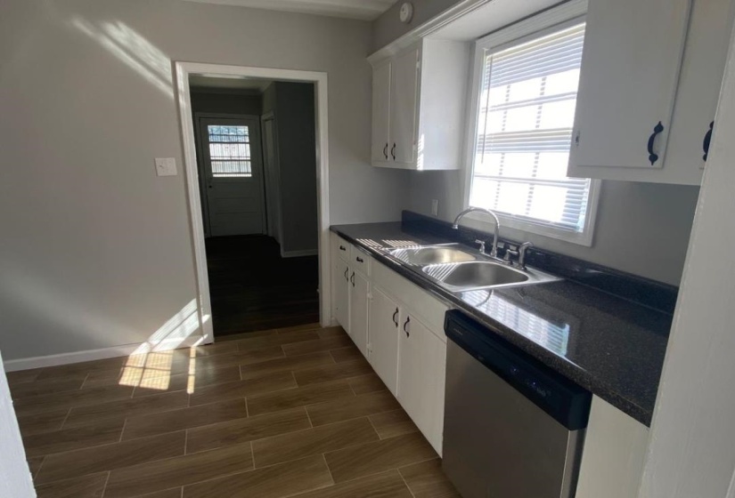 2006 QUINN AVE, Memphis, Tennessee 38114, 2 Bedroom Bedrooms, 5 Room Rooms,2 BathroomBathrooms,Residential,For Sale,QUINN,0,10214011