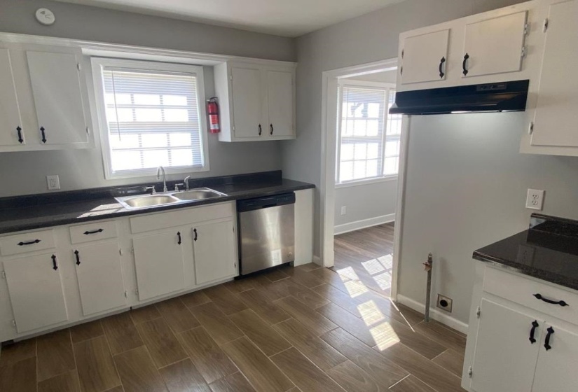 2006 QUINN AVE, Memphis, Tennessee 38114, 2 Bedroom Bedrooms, 5 Room Rooms,2 BathroomBathrooms,Residential,For Sale,QUINN,0,10214011