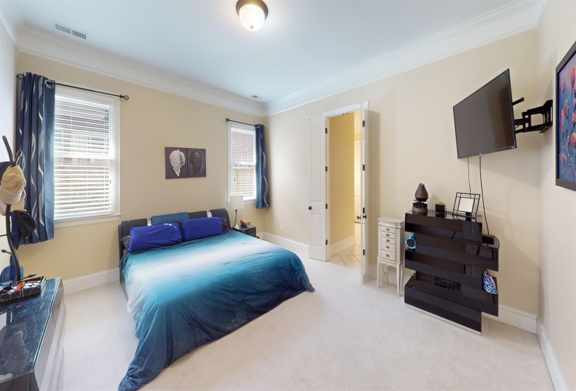Primary Bedroom w/ Ensuite Bathroom