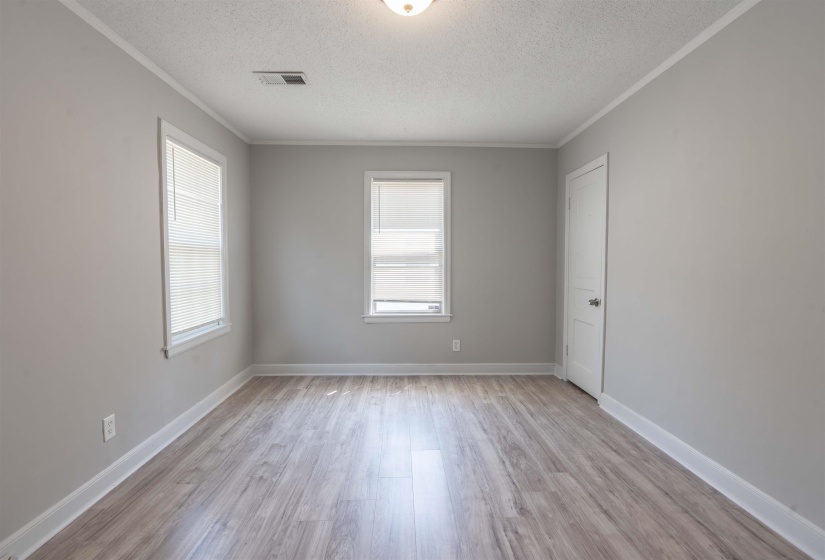 1009 MCEVERS RD, Memphis, Tennessee 38111, 3 Bedrooms Bedrooms, 5 Rooms Rooms,1 BathroomBathrooms,Residential,For Sale,MCEVERS,10214042