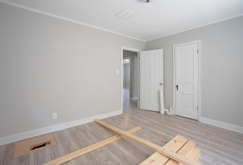 1009 MCEVERS RD, Memphis, Tennessee 38111, 3 Bedrooms Bedrooms, 5 Rooms Rooms,1 BathroomBathrooms,Residential,For Sale,MCEVERS,10214042