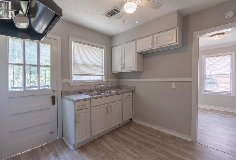1009 MCEVERS RD, Memphis, Tennessee 38111, 3 Bedrooms Bedrooms, 5 Rooms Rooms,1 BathroomBathrooms,Residential,For Sale,MCEVERS,10214042