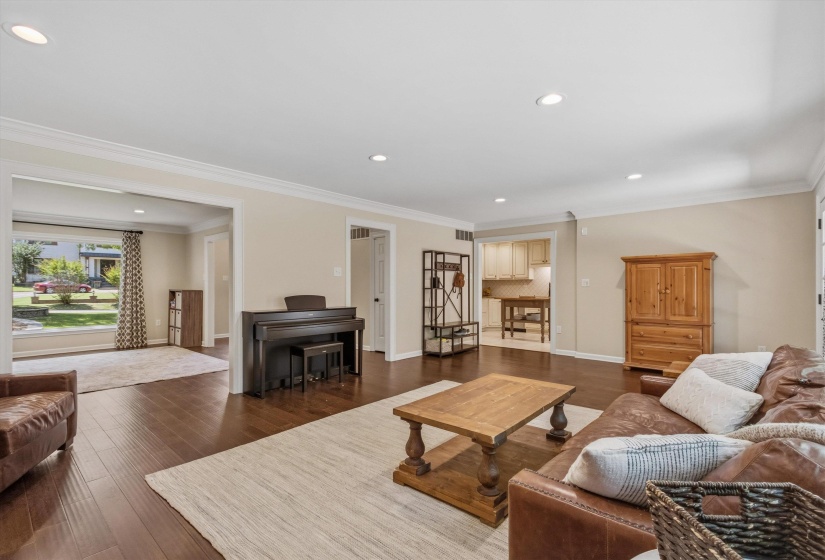 8378 DRURY LN, Germantown, Tennessee 38139, 4 Bedrooms Bedrooms, 10 Rooms Rooms,2.1 BathroomsBathrooms,Residential,For Sale,DRURY,10214027