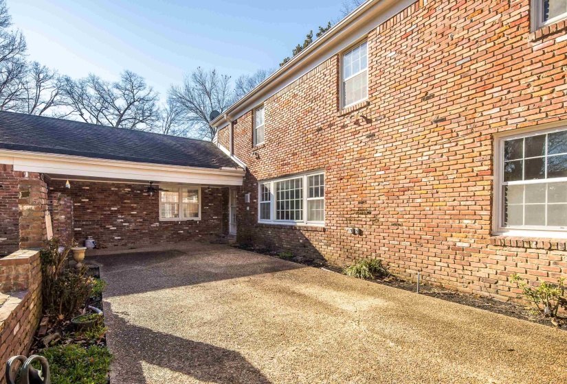 2072 KIRBY RD, Memphis, Tennessee 38119, 7 Bedrooms Bedrooms, 11 Rooms Rooms,4.2 BathroomsBathrooms,Residential,For Sale,KIRBY,10214083