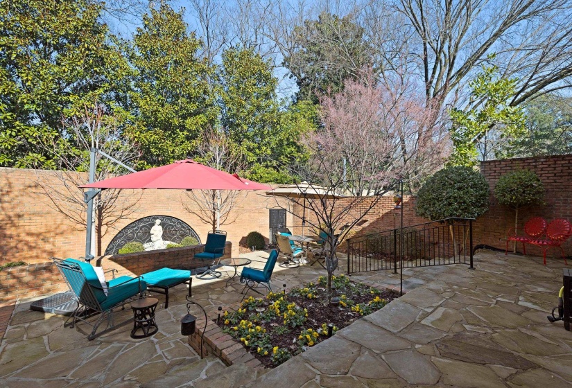 4050 BARONNE WAY, Memphis, Tennessee 38117, 4 Bedrooms Bedrooms, 8 Rooms Rooms,4.1 BathroomsBathrooms,Residential,For Sale,BARONNE,10214136