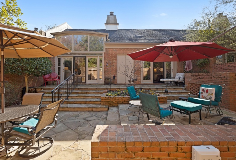4050 BARONNE WAY, Memphis, Tennessee 38117, 4 Bedrooms Bedrooms, 8 Rooms Rooms,4.1 BathroomsBathrooms,Residential,For Sale,BARONNE,10214136