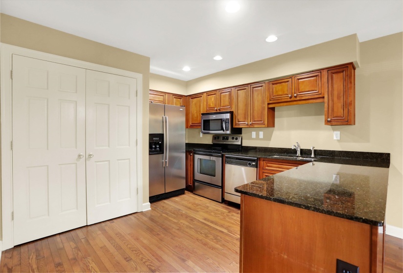 697 BELVEDERE BLVD, Memphis, Tennessee 38104, 2 Bedroom Bedrooms, 5 Room Rooms,1.1 BathroomBathrooms,Residential,For Sale,BELVEDERE,0,10214201