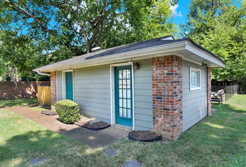 697 BELVEDERE BLVD, Memphis, Tennessee 38104, 2 Bedroom Bedrooms, 5 Room Rooms,1.1 BathroomBathrooms,Residential,For Sale,BELVEDERE,0,10214201