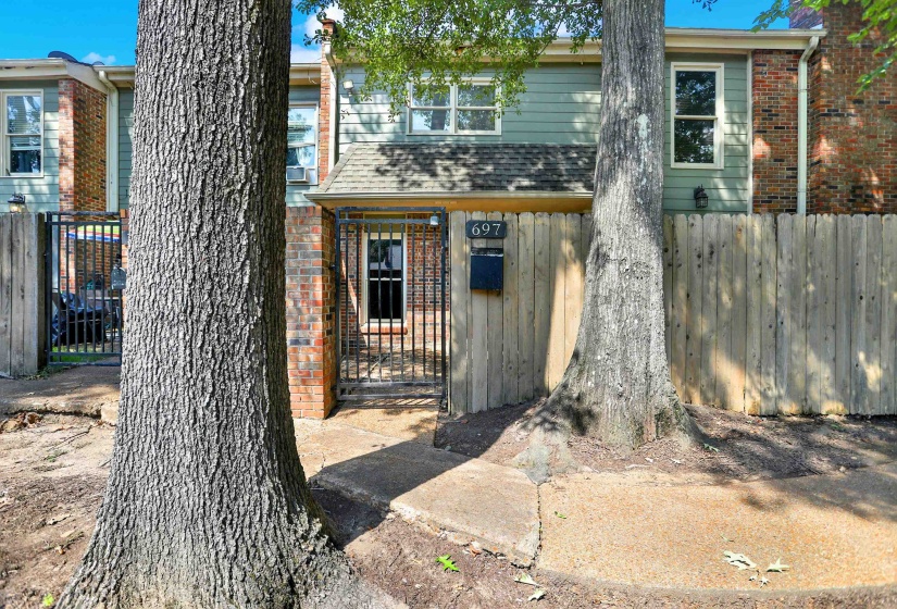 697 BELVEDERE BLVD, Memphis, Tennessee 38104, 2 Bedroom Bedrooms, 5 Room Rooms,1.1 BathroomBathrooms,Residential,For Sale,BELVEDERE,0,10214201