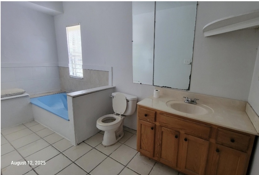 1025 WICHITA AVE, Memphis, Tennessee 38106, 6 Bedrooms Bedrooms, 15 Rooms Rooms,4 BathroomsBathrooms,Residential,For Sale,WICHITA,10203846