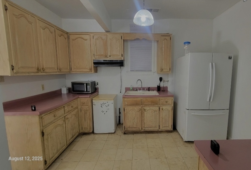 1025 WICHITA AVE, Memphis, Tennessee 38106, 6 Bedrooms Bedrooms, 15 Rooms Rooms,4 BathroomsBathrooms,Residential,For Sale,WICHITA,10203846