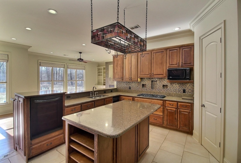 580 HICKORY LAKE RD, Eads, Tennessee 38028, 4 Bedroom Bedrooms, 9 Room Rooms,4.1 BathroomBathrooms,Residential,For Sale,HICKORY LAKE,0,10211132