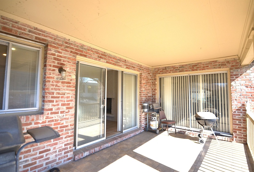 1204 CHAMBERLAIN DR, Memphis, Tennessee 38119, 3 Bedrooms Bedrooms, 6 Rooms Rooms,2 BathroomsBathrooms,Residential,For Sale,CHAMBERLAIN,10214461