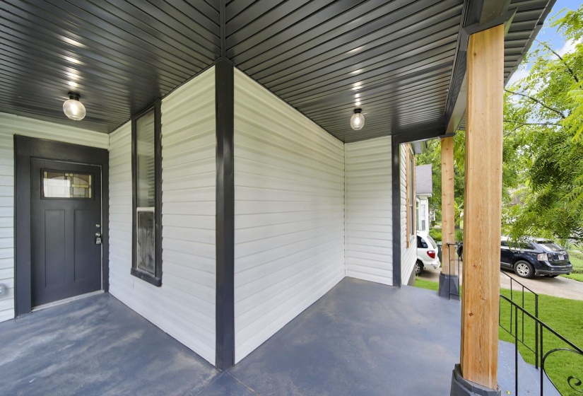 Porch with an attached carport
