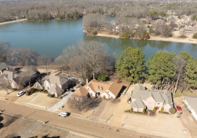 8746 RIVER HOLLOW DR, Memphis, Tennessee 38016, 4 Bedrooms Bedrooms, 9 Rooms Rooms,3.1 BathroomsBathrooms,Residential,For Sale,RIVER HOLLOW,10214670