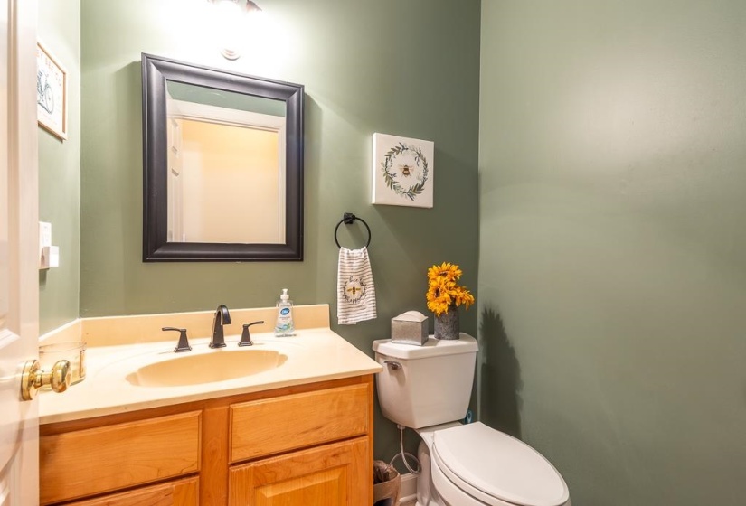 8746 RIVER HOLLOW DR, Memphis, Tennessee 38016, 4 Bedrooms Bedrooms, 9 Rooms Rooms,3.1 BathroomsBathrooms,Residential,For Sale,RIVER HOLLOW,10214670