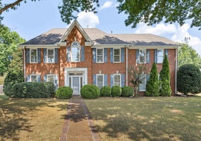 9656 DRAYTON HALL LN, Germantown, Tennessee 38139, 4 Bedrooms Bedrooms, 10 Rooms Rooms,3.1 BathroomsBathrooms,Residential,For Sale,DRAYTON HALL,10214677