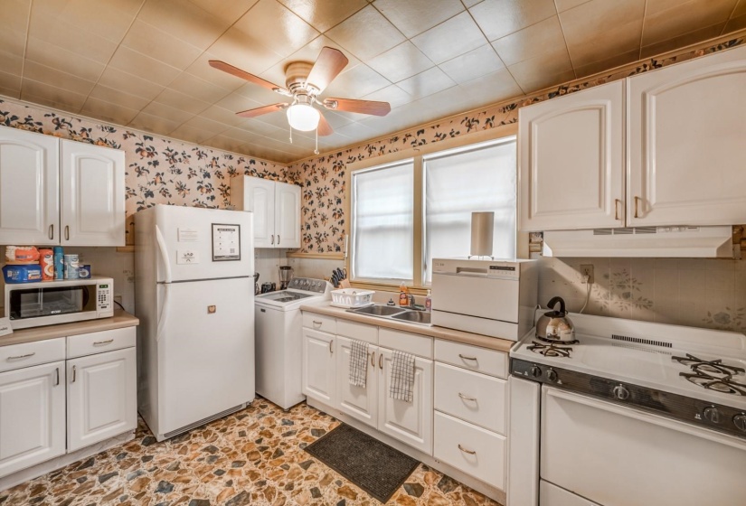 756 GARLAND ST, Memphis, Tennessee 38107, 2 Bedrooms Bedrooms, ,1 BathroomBathrooms,Duplexes,For Sale,GARLAND,10212424