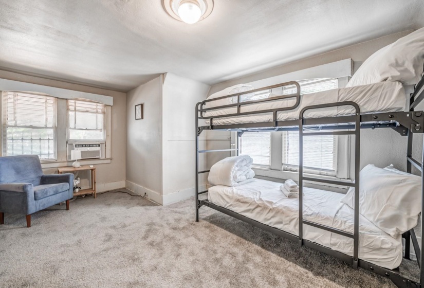 756 GARLAND ST, Memphis, Tennessee 38107, 2 Bedrooms Bedrooms, ,1 BathroomBathrooms,Duplexes,For Sale,GARLAND,10212424