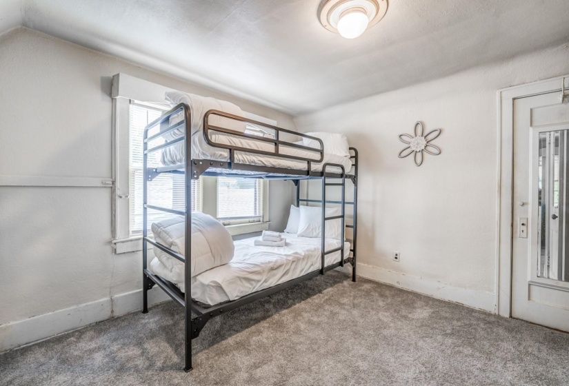 756 GARLAND ST, Memphis, Tennessee 38107, 2 Bedrooms Bedrooms, ,1 BathroomBathrooms,Duplexes,For Sale,GARLAND,10212424