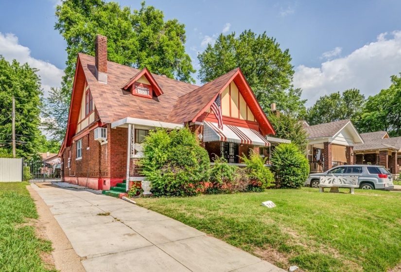 756 GARLAND ST, Memphis, Tennessee 38107, 2 Bedrooms Bedrooms, ,1 BathroomBathrooms,Duplexes,For Sale,GARLAND,10212424