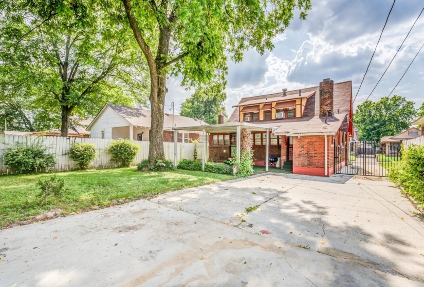 756 GARLAND ST, Memphis, Tennessee 38107, 2 Bedrooms Bedrooms, ,1 BathroomBathrooms,Duplexes,For Sale,GARLAND,10212424