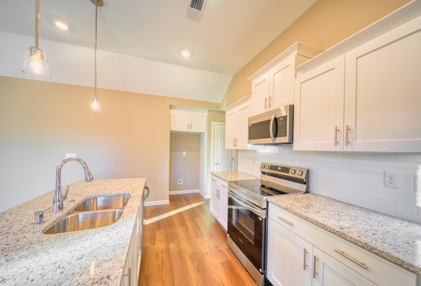 107 STONE BROOK CV, Ripley, Tennessee 38063, 3 Bedroom Bedrooms, 5 Room Rooms,2 BathroomBathrooms,Residential,For Sale,STONE BROOK,0,10207132