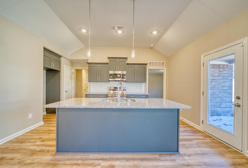 102 STONE BROOK CV, Ripley, Tennessee 38063, 3 Bedroom Bedrooms, 5 Room Rooms,2 BathroomBathrooms,Residential,For Sale,STONE BROOK,0,10207134