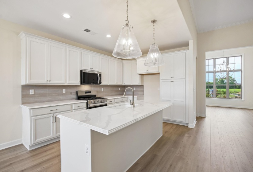 305 VALLEYVIEW LN, Oakland, Tennessee 38060, 5 Bedroom Bedrooms, 10 Room Rooms,3 BathroomBathrooms,Residential,For Sale,VALLEYVIEW,0,10206437