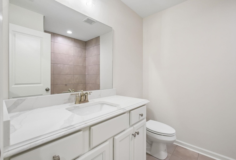 305 VALLEYVIEW LN, Oakland, Tennessee 38060, 5 Bedroom Bedrooms, 10 Room Rooms,3 BathroomBathrooms,Residential,For Sale,VALLEYVIEW,0,10206437