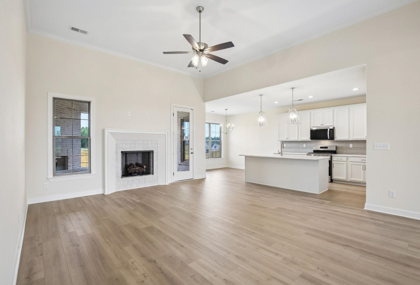305 VALLEYVIEW LN, Oakland, Tennessee 38060, 5 Bedroom Bedrooms, 10 Room Rooms,3 BathroomBathrooms,Residential,For Sale,VALLEYVIEW,0,10206437