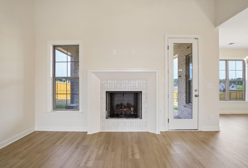 305 VALLEYVIEW LN, Oakland, Tennessee 38060, 5 Bedroom Bedrooms, 10 Room Rooms,3 BathroomBathrooms,Residential,For Sale,VALLEYVIEW,0,10206437