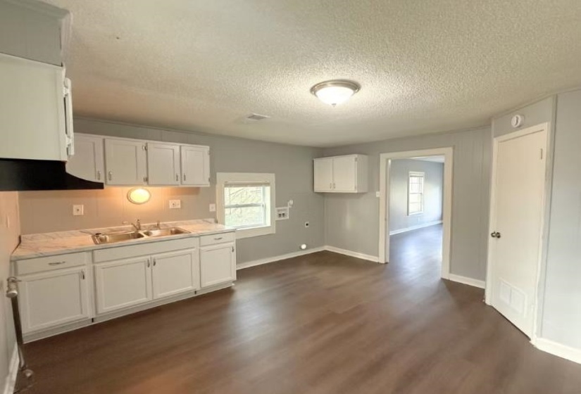 433 DIXIE RD, Memphis, Tennessee 38109, 2 Bedroom Bedrooms, 5 Room Rooms,1 BathroomBathrooms,Residential,For Sale,DIXIE,0,10203698
