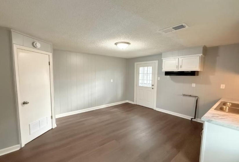433 DIXIE RD, Memphis, Tennessee 38109, 2 Bedroom Bedrooms, 5 Room Rooms,1 BathroomBathrooms,Residential,For Sale,DIXIE,0,10203698