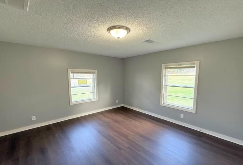 433 DIXIE RD, Memphis, Tennessee 38109, 2 Bedroom Bedrooms, 5 Room Rooms,1 BathroomBathrooms,Residential,For Sale,DIXIE,0,10203698