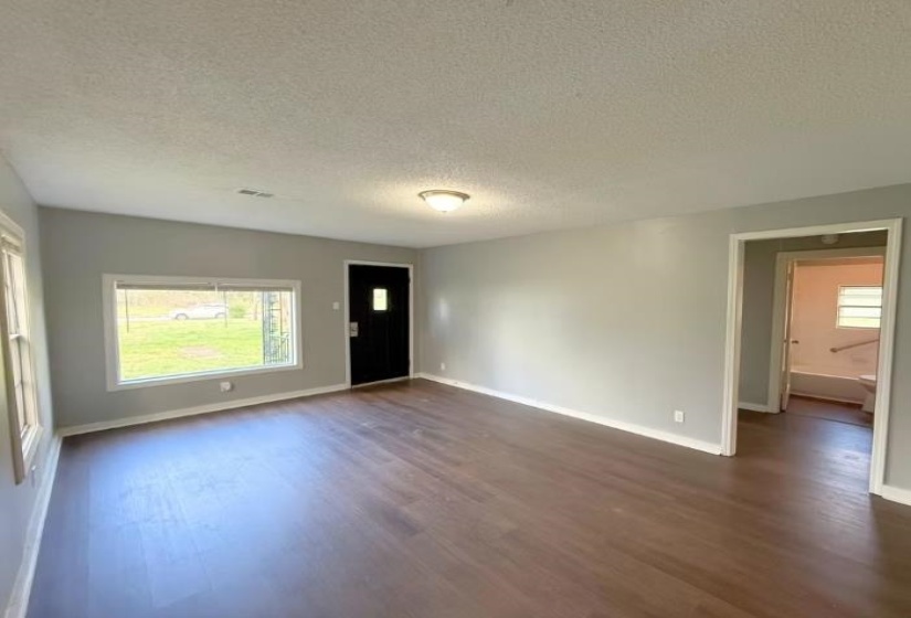 433 DIXIE RD, Memphis, Tennessee 38109, 2 Bedroom Bedrooms, 5 Room Rooms,1 BathroomBathrooms,Residential,For Sale,DIXIE,0,10203698