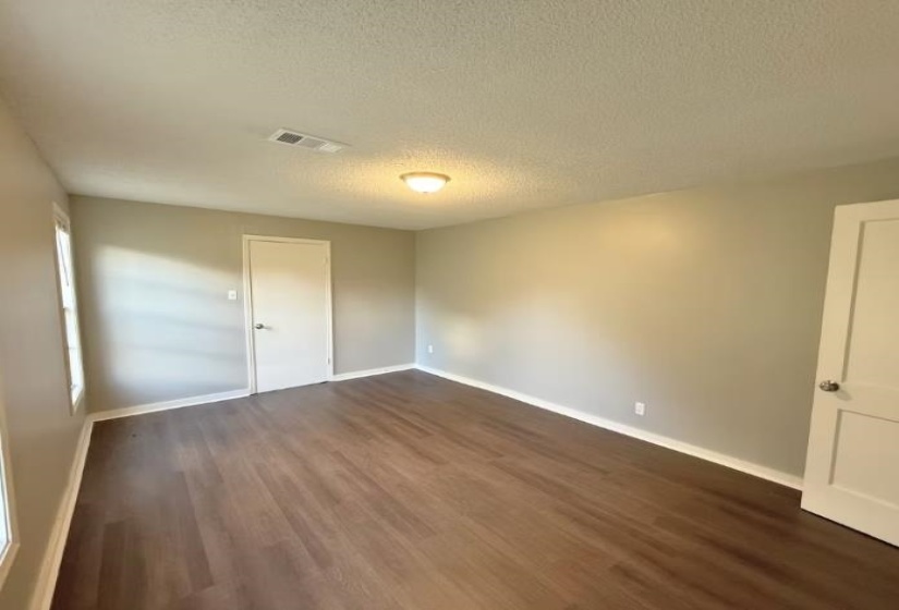433 DIXIE RD, Memphis, Tennessee 38109, 2 Bedroom Bedrooms, 5 Room Rooms,1 BathroomBathrooms,Residential,For Sale,DIXIE,0,10203698