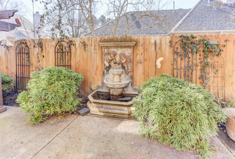 6667 RUE BEAUMONDE DR, Memphis, Tennessee 38120, 4 Bedroom Bedrooms, 11 Room Rooms,3.2 BathroomBathrooms,Residential,For Sale,RUE BEAUMONDE,0,10213955