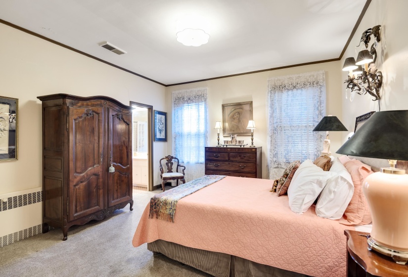 1643 VINTON AVE, Memphis, Tennessee 38104, 3 Bedroom Bedrooms, 8 Room Rooms,3 BathroomBathrooms,Residential,For Sale,VINTON,0,10214133