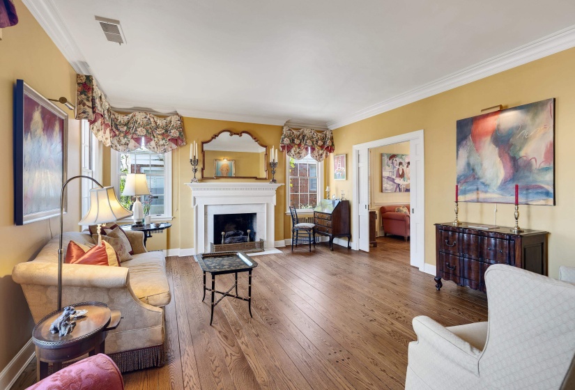 1643 VINTON AVE, Memphis, Tennessee 38104, 3 Bedroom Bedrooms, 8 Room Rooms,3 BathroomBathrooms,Residential,For Sale,VINTON,0,10214133