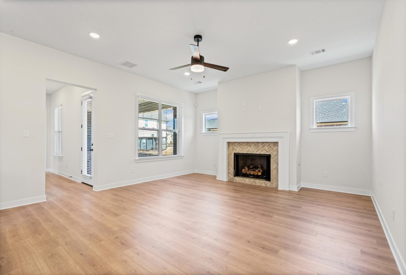 10224 LOUANNE DR, Collierville, Tennessee 38017, 4 Bedrooms Bedrooms, 10 Rooms Rooms,3 BathroomsBathrooms,Residential,For Sale,LOUANNE,10212044