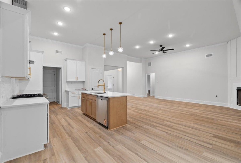 7206 STATE LINE RD, Unicorp/Memphis, Tennessee 38125, 4 Bedrooms Bedrooms, 9 Rooms Rooms,2.1 BathroomsBathrooms,Residential,For Sale,STATE LINE,10211002