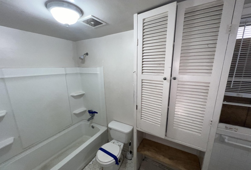 4594 SEA ISLE RD, Memphis, Tennessee 38117, 4 Bedroom Bedrooms, 7 Room Rooms,2 BathroomBathrooms,Residential,For Sale,SEA ISLE,0,10216296