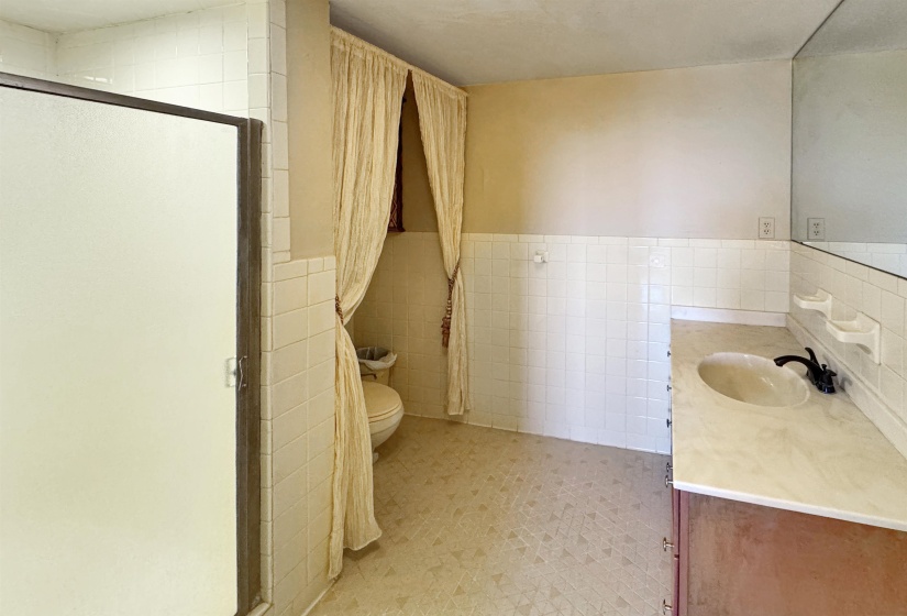 1960 PARKWAY AVE, Memphis, Tennessee 38112, 2 Bedrooms Bedrooms, 5 Rooms Rooms,2 BathroomsBathrooms,Residential,For Sale,PARKWAY,10209901
