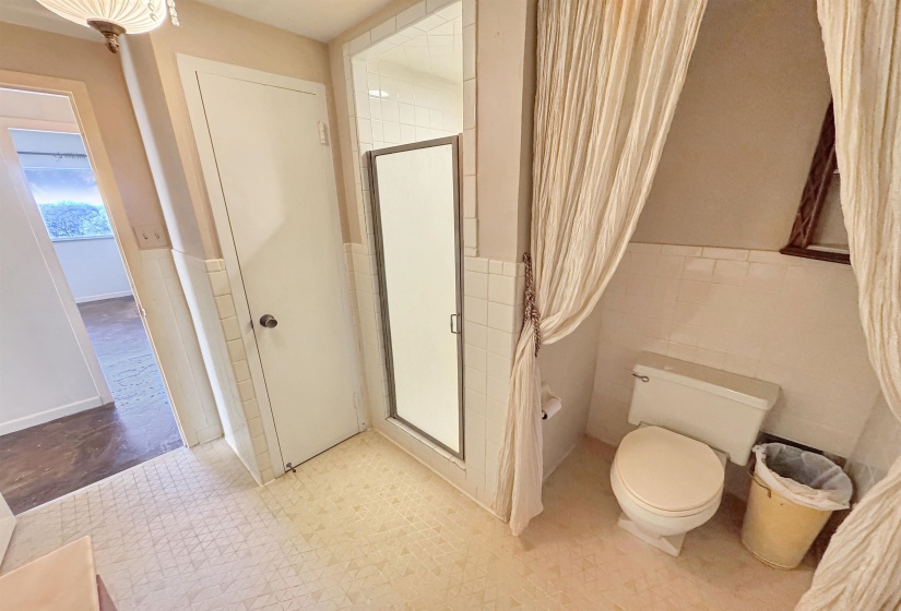 1960 PARKWAY AVE, Memphis, Tennessee 38112, 2 Bedrooms Bedrooms, 5 Rooms Rooms,2 BathroomsBathrooms,Residential,For Sale,PARKWAY,10209901