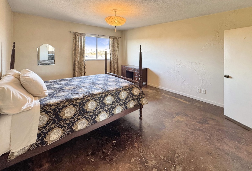 1960 PARKWAY AVE, Memphis, Tennessee 38112, 2 Bedrooms Bedrooms, 5 Rooms Rooms,2 BathroomsBathrooms,Residential,For Sale,PARKWAY,10209901